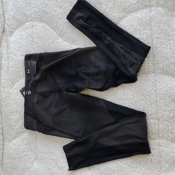28. Under Armour Compression Mid Rise Legging Black - Picture 3 of 17